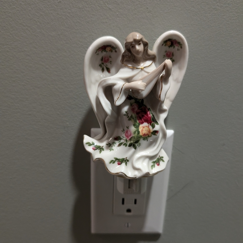 Rare 2006 Royal Albert Old Country Roses Angel Plug-in Nightlight